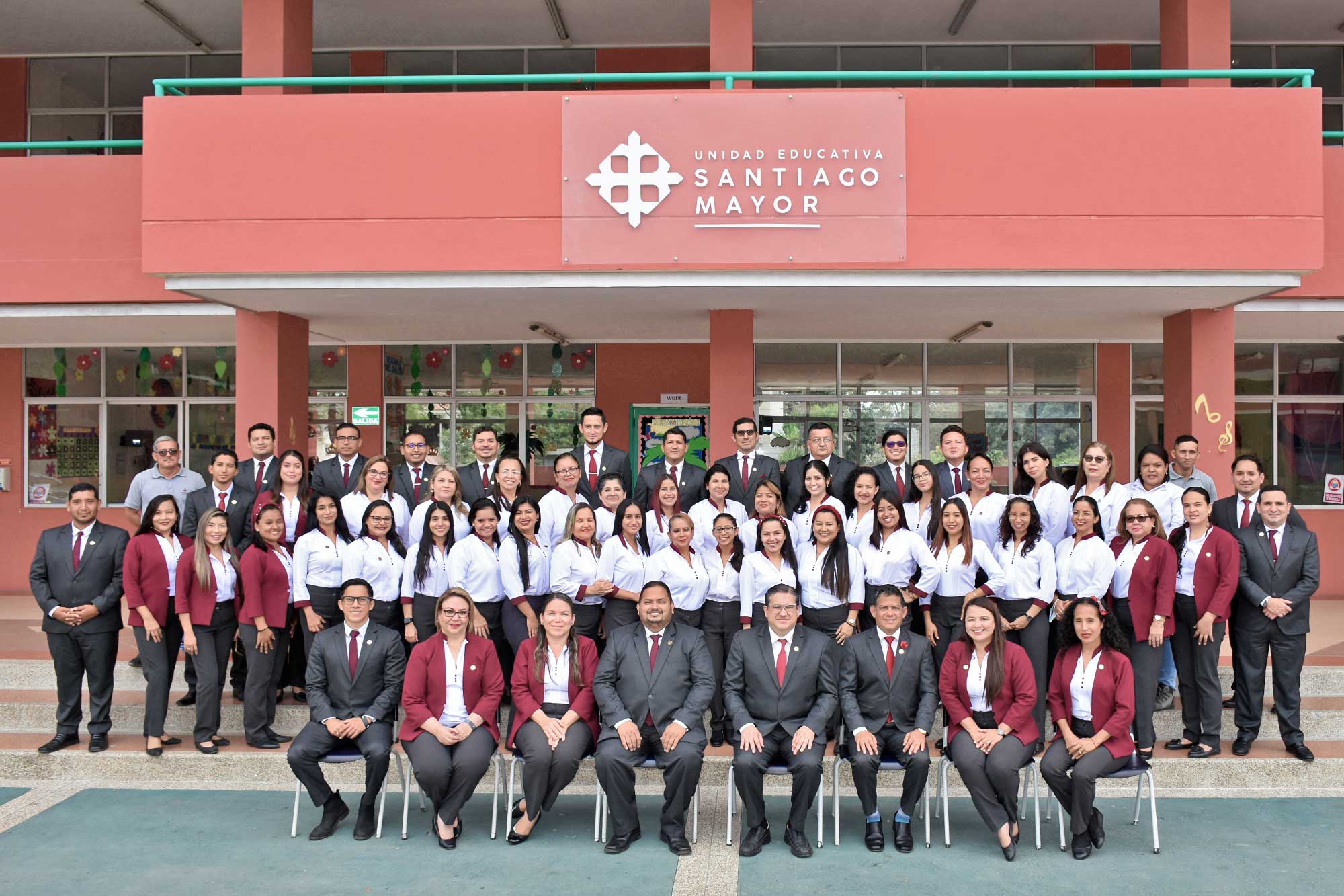 Equipo de profesores y dirigentes Santiago Mayor